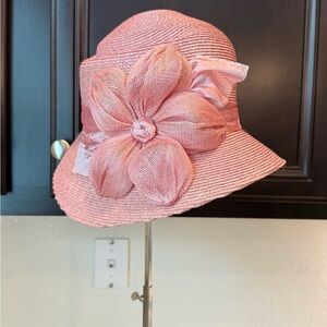 Grevi Pink and White Hat Tag with Gold Logo